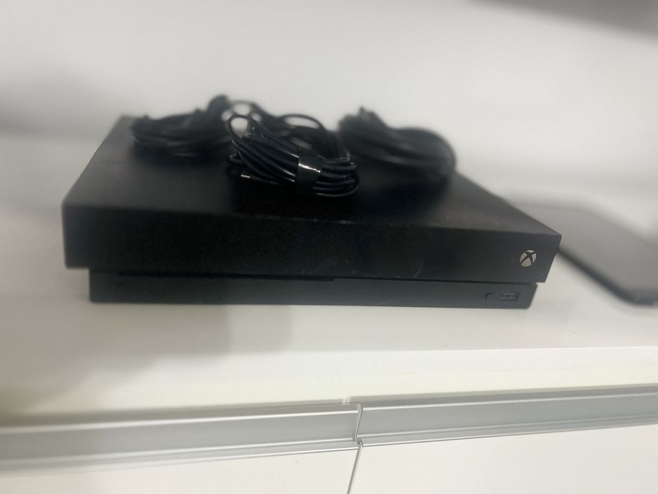 Consola Xbox One X model 1787- 1T