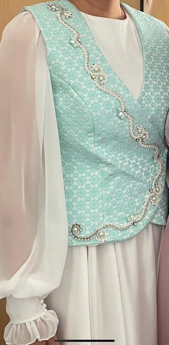 Продам платья на қыз ұзату.