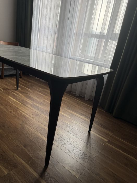 Стол обеденный большой