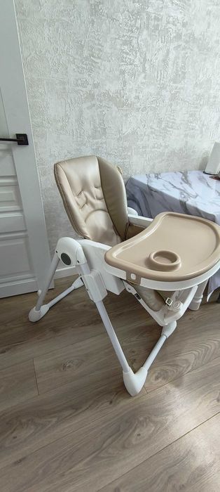 Продам детский столик и коляску