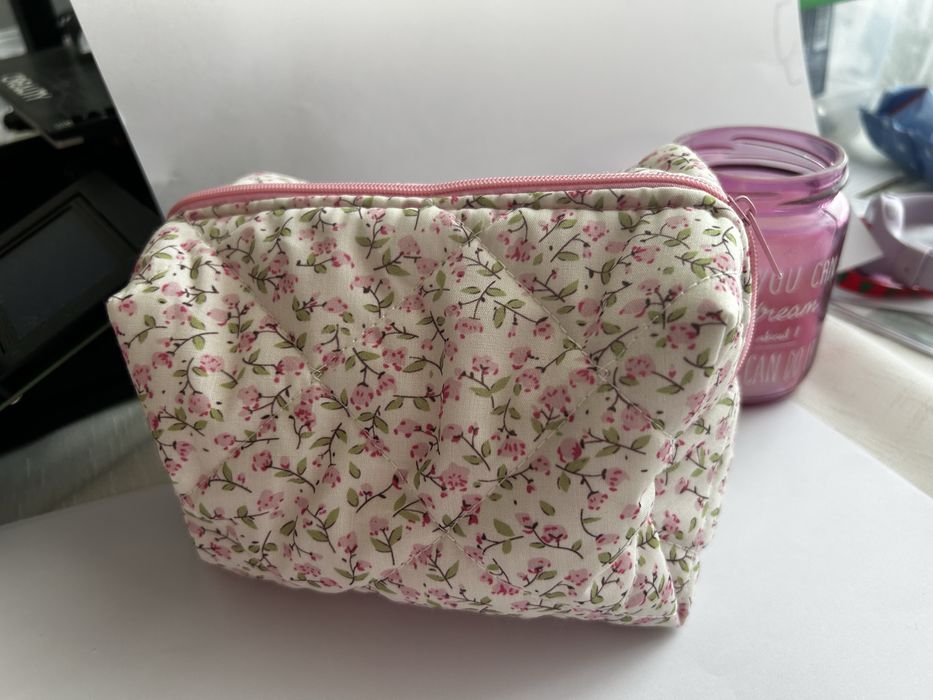 Несесер за гримове