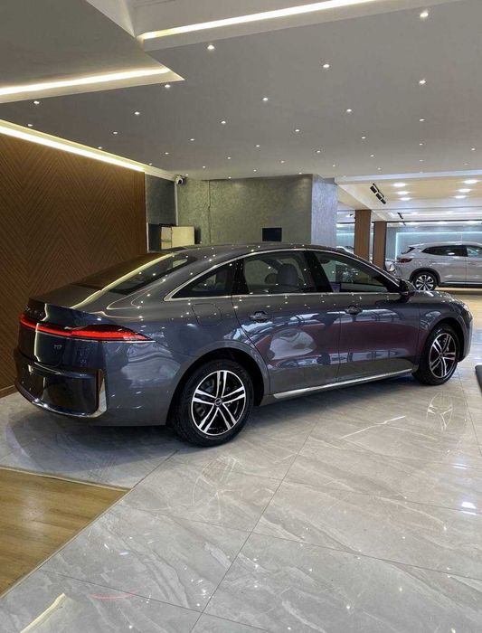 Roewe M7 rassrochka
