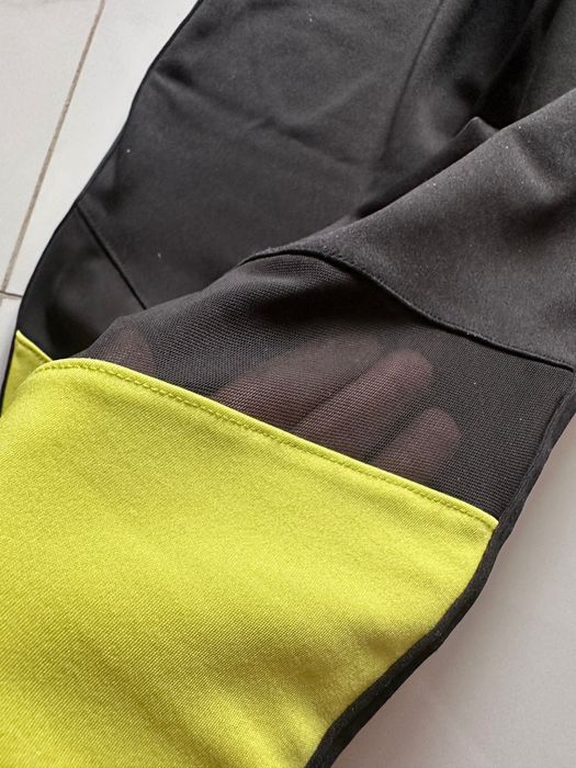 Дамски спортен клин с неонови акценти