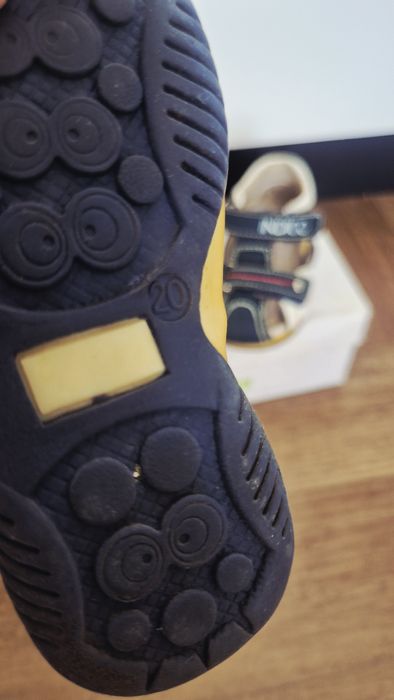 Сандалии кожаные р.20