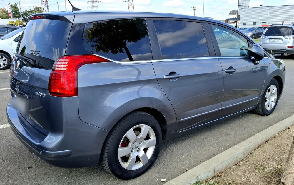 Proprietar vând Peugeot 5008 1.6 HDI, 112cp,2012,7 locuri,euro 5