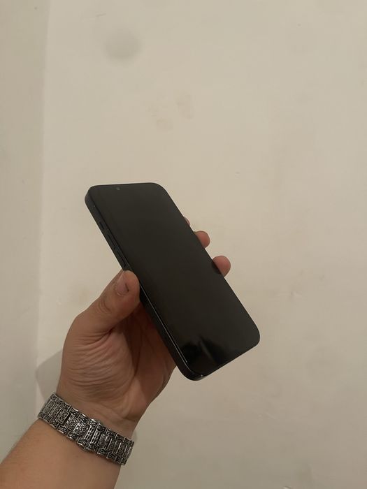 Айфон 13 срочно продам