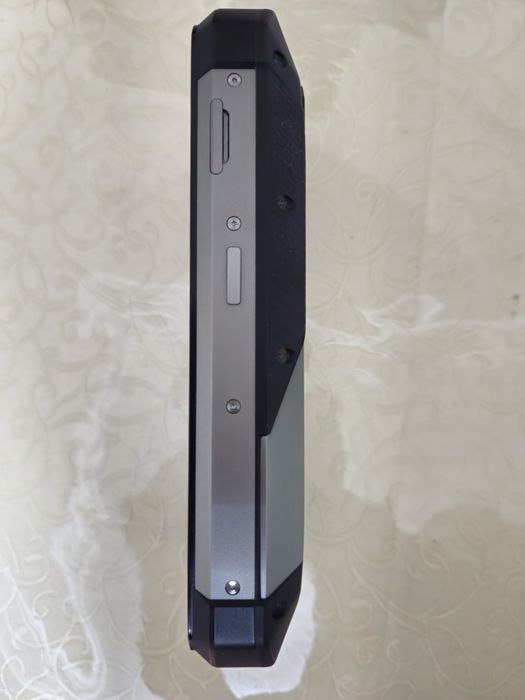 Продам Смартфон Танк 3