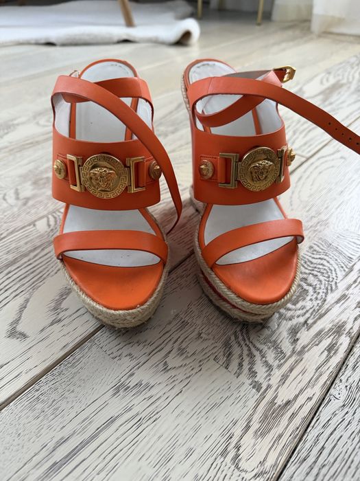 Сандали Versace с платформа