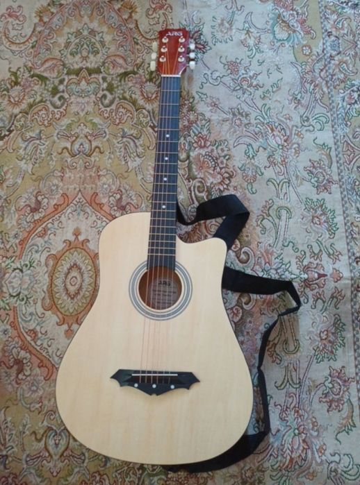 Акустическая гитара с доставкой