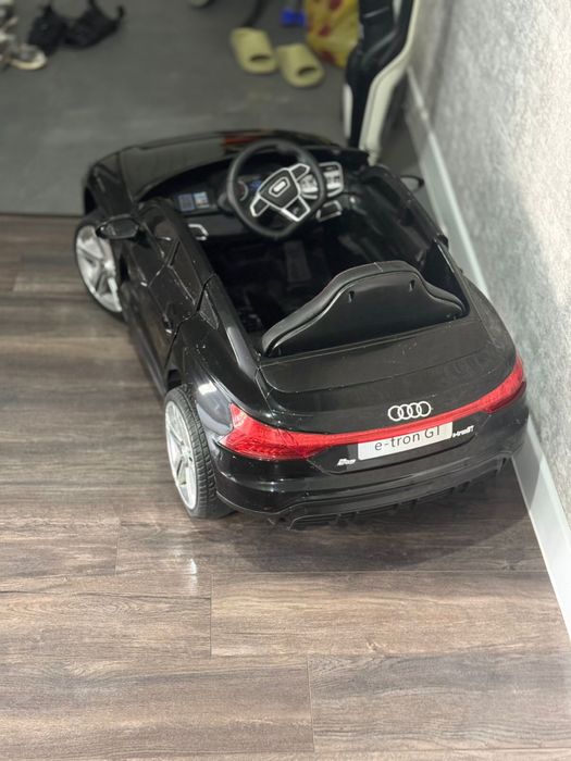 Машина для детей на пульте