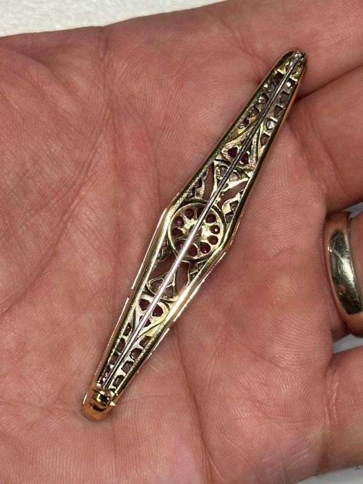 BROSA AUR 18K + Argint 925 + 43 Diamante = 1CT + 16 Rubine = 0.50ct - Mare - Vintage - 12g. - Art Deco !