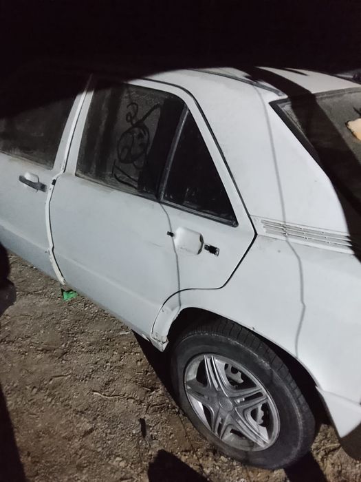 Мерседес 190 продаётся КПП автомат