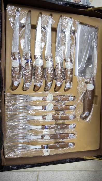 Продам набор ножей