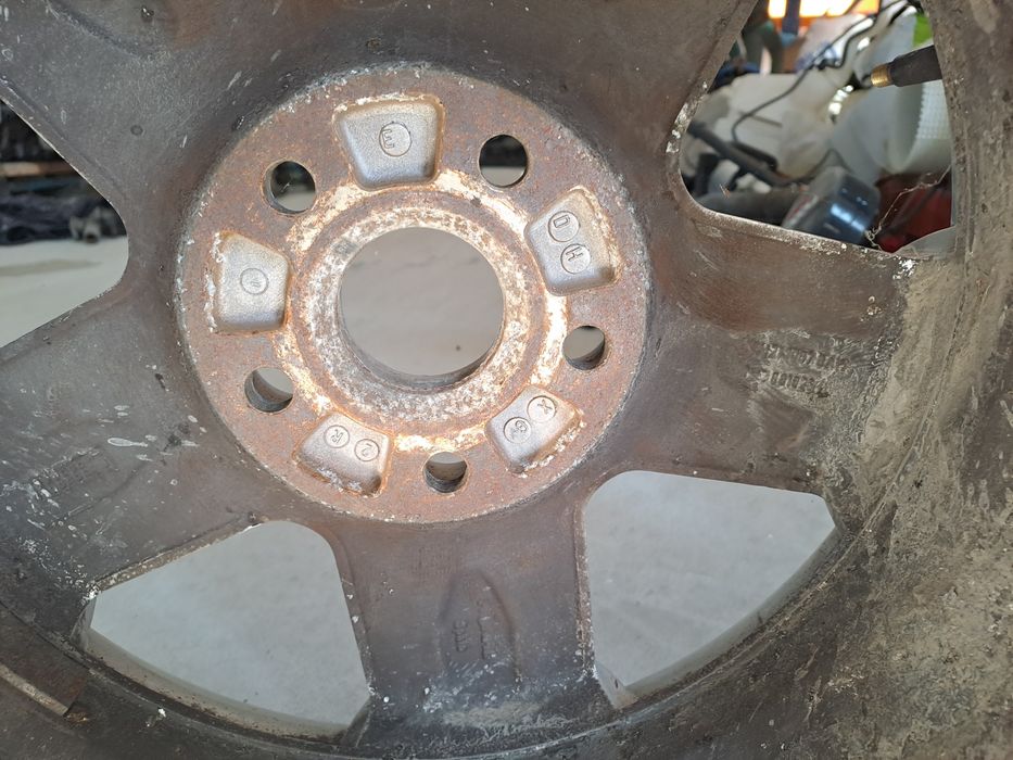 Două jante aliaj rezervă vw sharan originale  r16