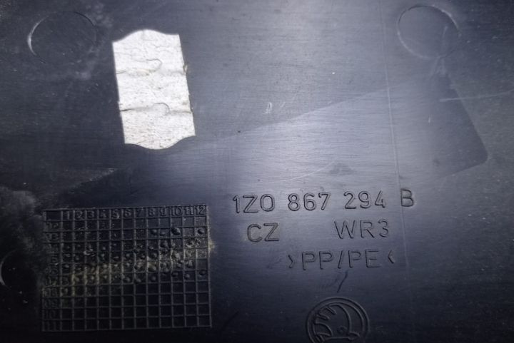 Ornament stalp dreapta   1Z0867294B Skoda Octavia a 2-a generatie