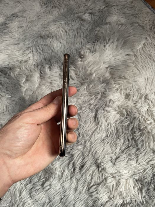Продам телефон Айфон Xs Max