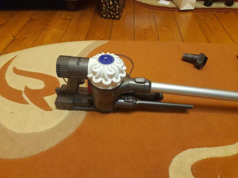 De vanzare Dyson V 6