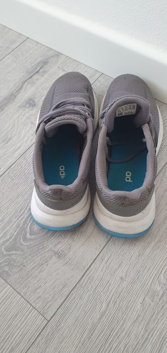 Adidasi Adidas  marimea 36.5