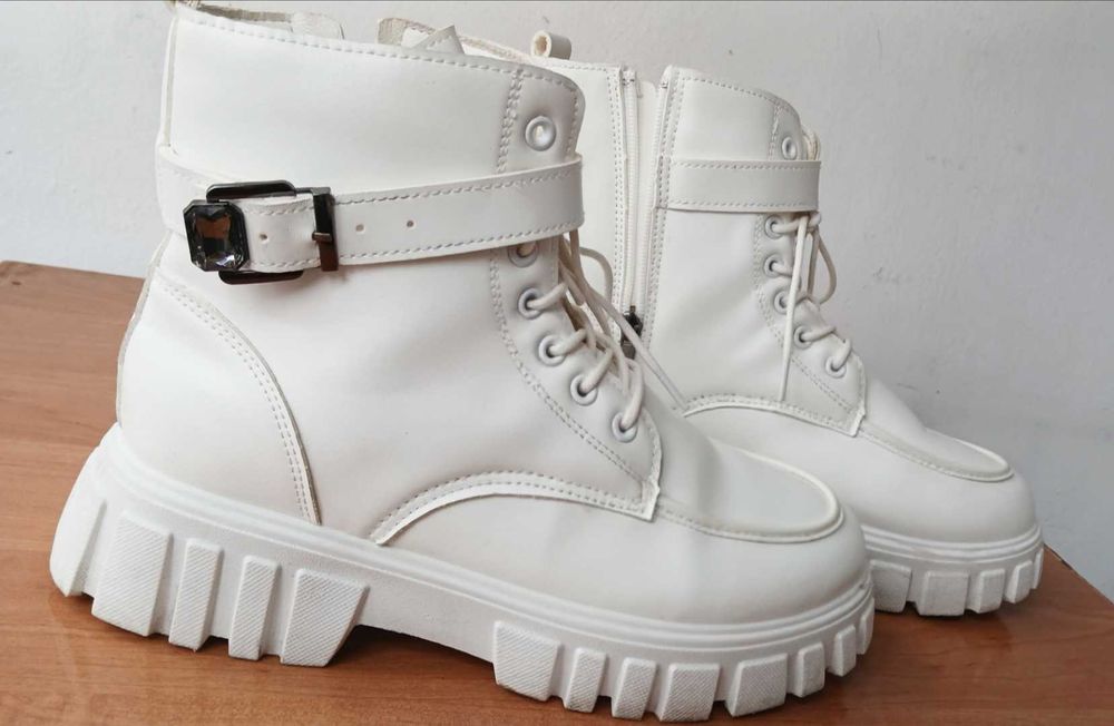 Мъжки боти 44 номер .