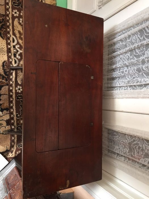 Masina de cusut Singer~foarte veche dar in stare perfecta de functione