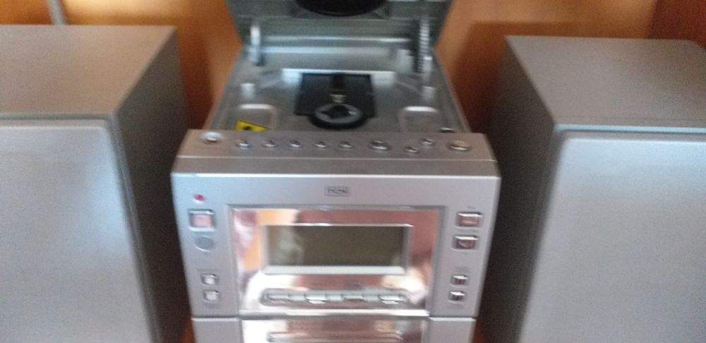 Combina cu cd mp 3 radio casetofon in perfecta stare functionare