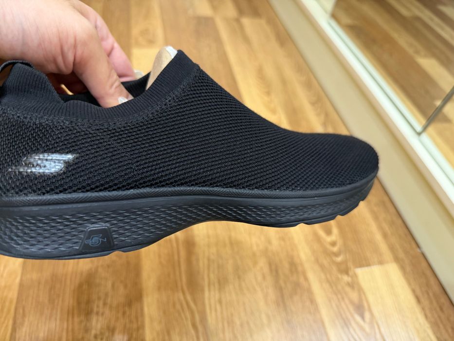 Skechers orginal оригинал 42 размер в хорошем состоянии
