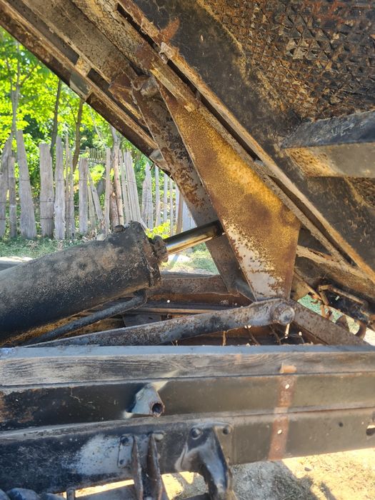 Remorca basculabila pe spate