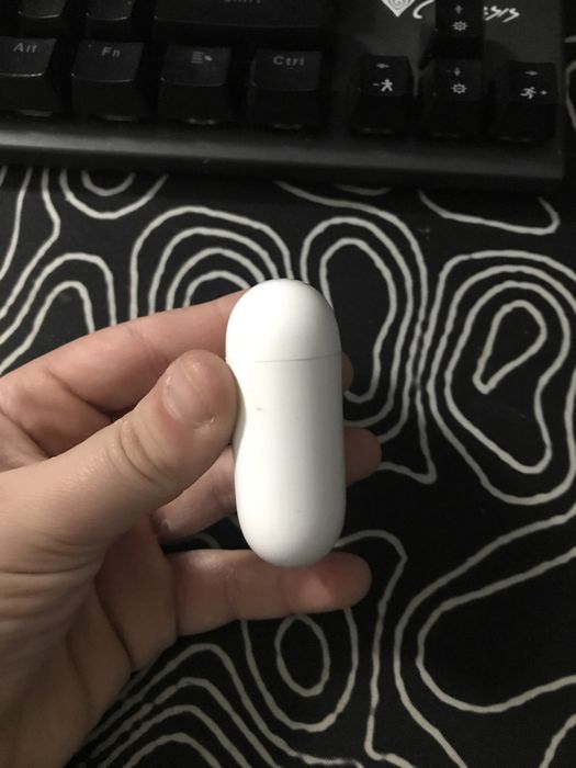 Vand casti airpods 2