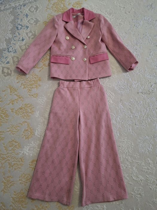 Продам двойку девочке 120 размер