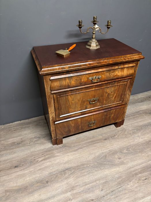 Comoda antica cu 3 sertare