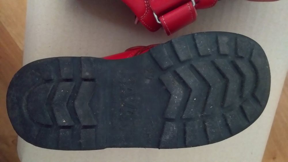 Pantofi din piele naturala, rosii, nr. 27, UTILIZATI