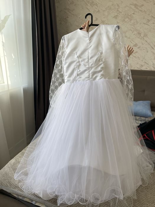 Продам платье для девочки