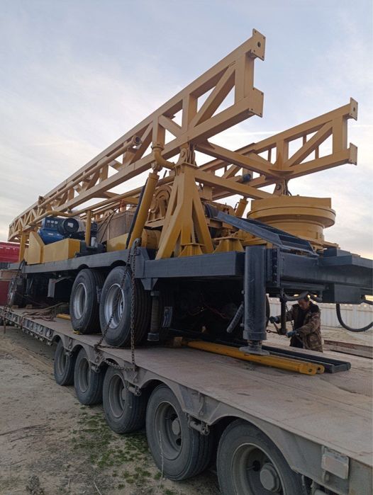 Буровая установка для бурения скважины прицепного типа