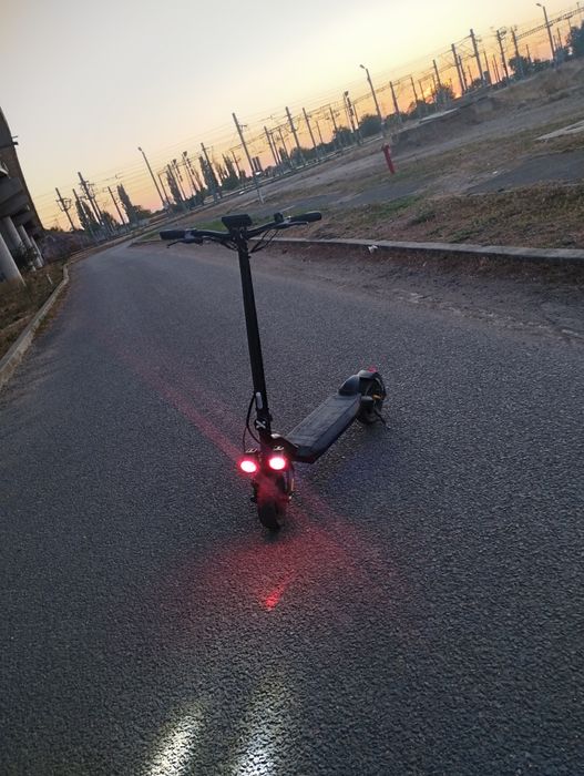 Vând trotineta electrica