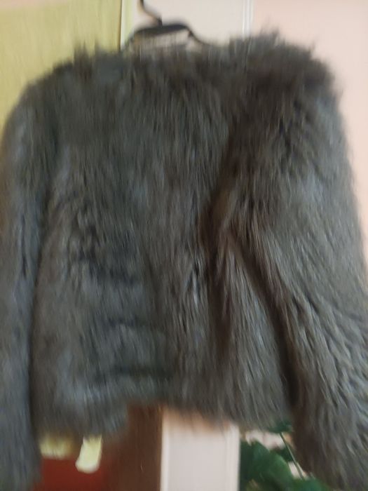 Дамско късо пухено палто