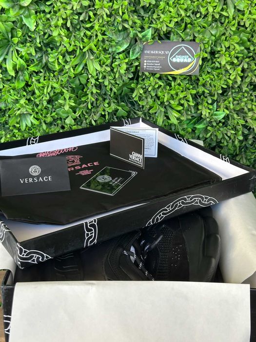 VERSACE Chain Reaction Black