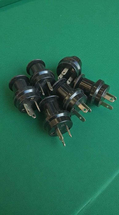 Вилка трехполюсная с плоскими контактами СССР