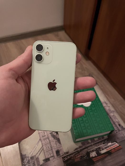Iphone 12 mini verde deschis