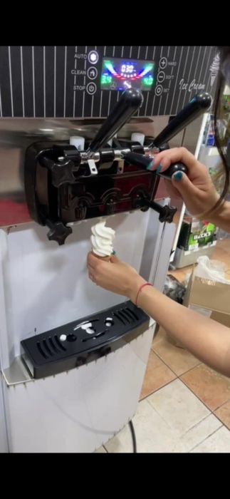 Inchiriez masina de inghetata profesionala