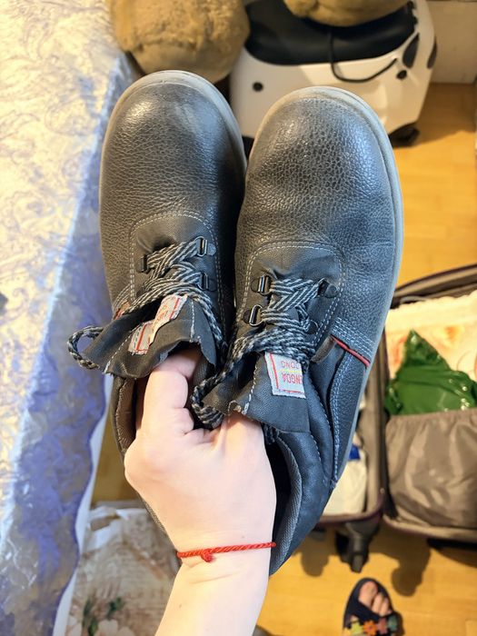 Продам рабочую обувь (СИЗ)