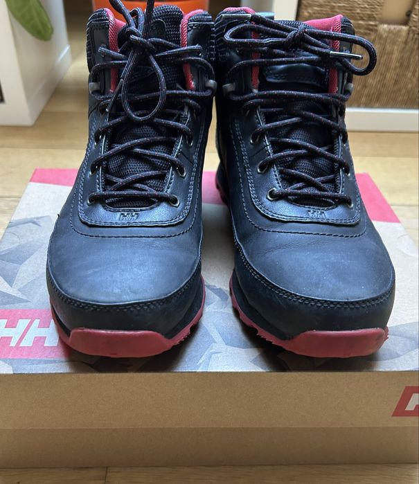 Обувки Helly Hansen