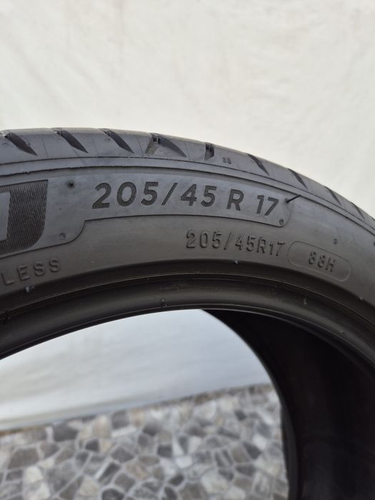 4бр 205 45 17 Michelin летни 21г