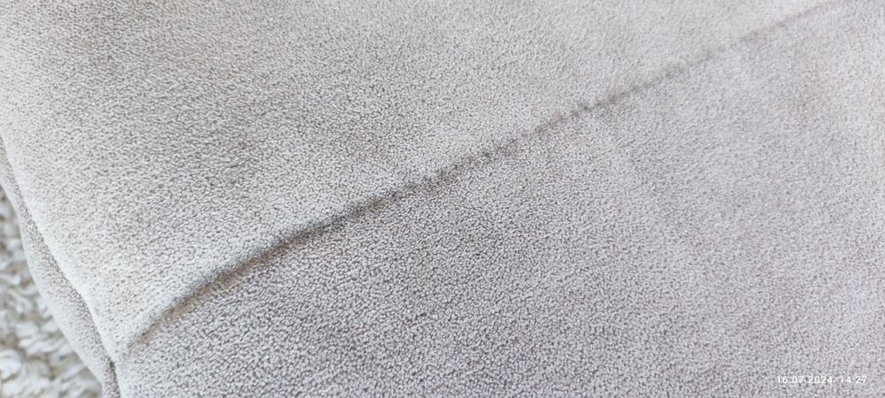 Диван,компактен с модерен дизайн