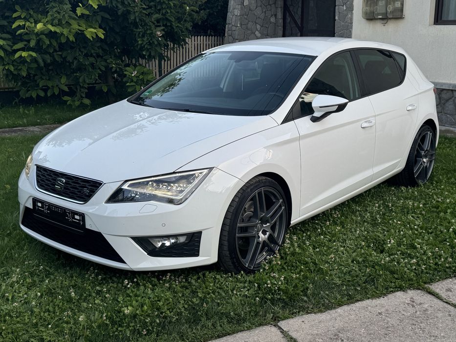 SEAT LEON pachet FR  2.0tdi an fab2016faruri-stopuri LED alcantara Navi jante19