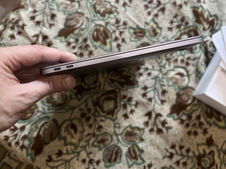 Продам MacBook Pro 2017 13