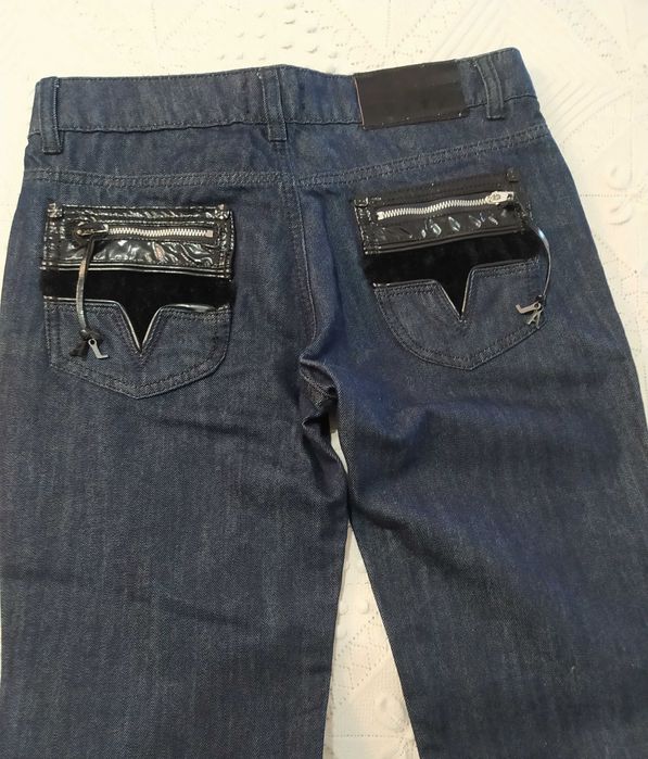 НОВИ дамски дънки Emporio Armani – кожени детайли, дълги – размер 28