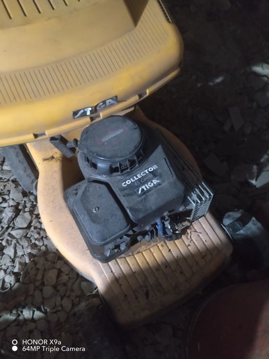 Продам газонокосилку