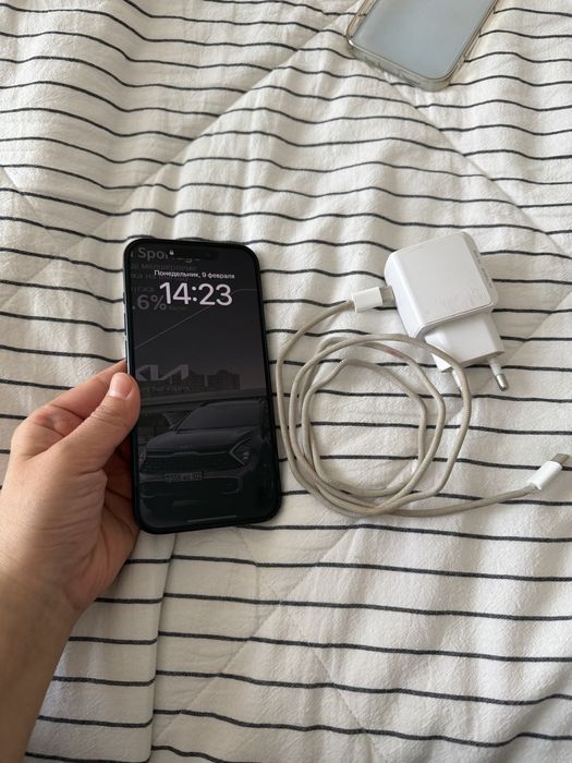 Продаю Iphon 15 pro 256gb