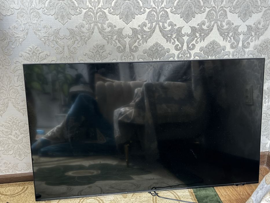 Samsung  UE50AU8000U 127см