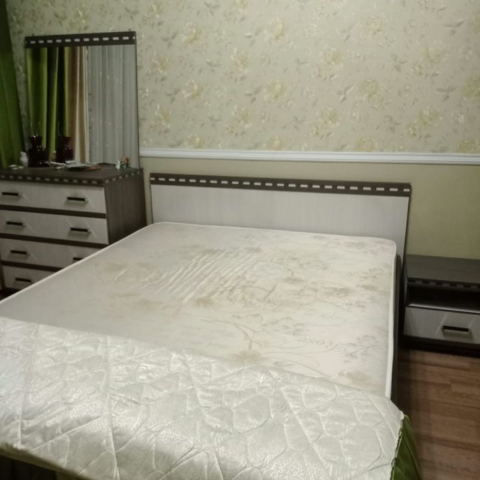 Продам спальный гарнитур